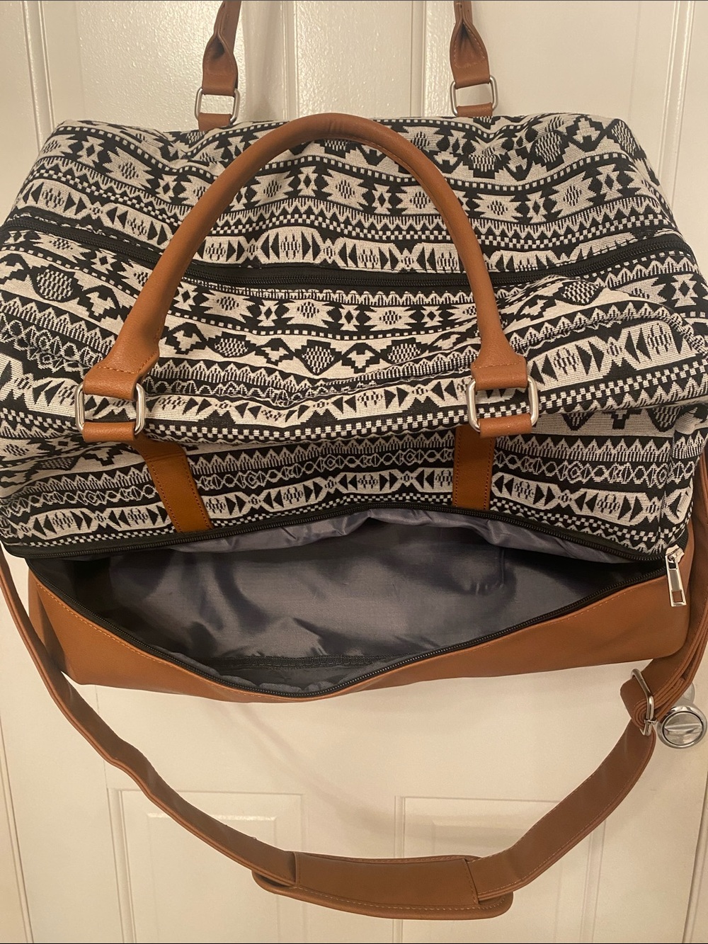 Realer NET B&W Aztec weekender Bag - Picture 7 of 7